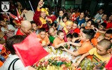Đón trung thu cùng những con trẻ đầu trọc